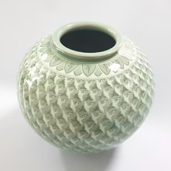 Moon Jar with 500 Cranes
